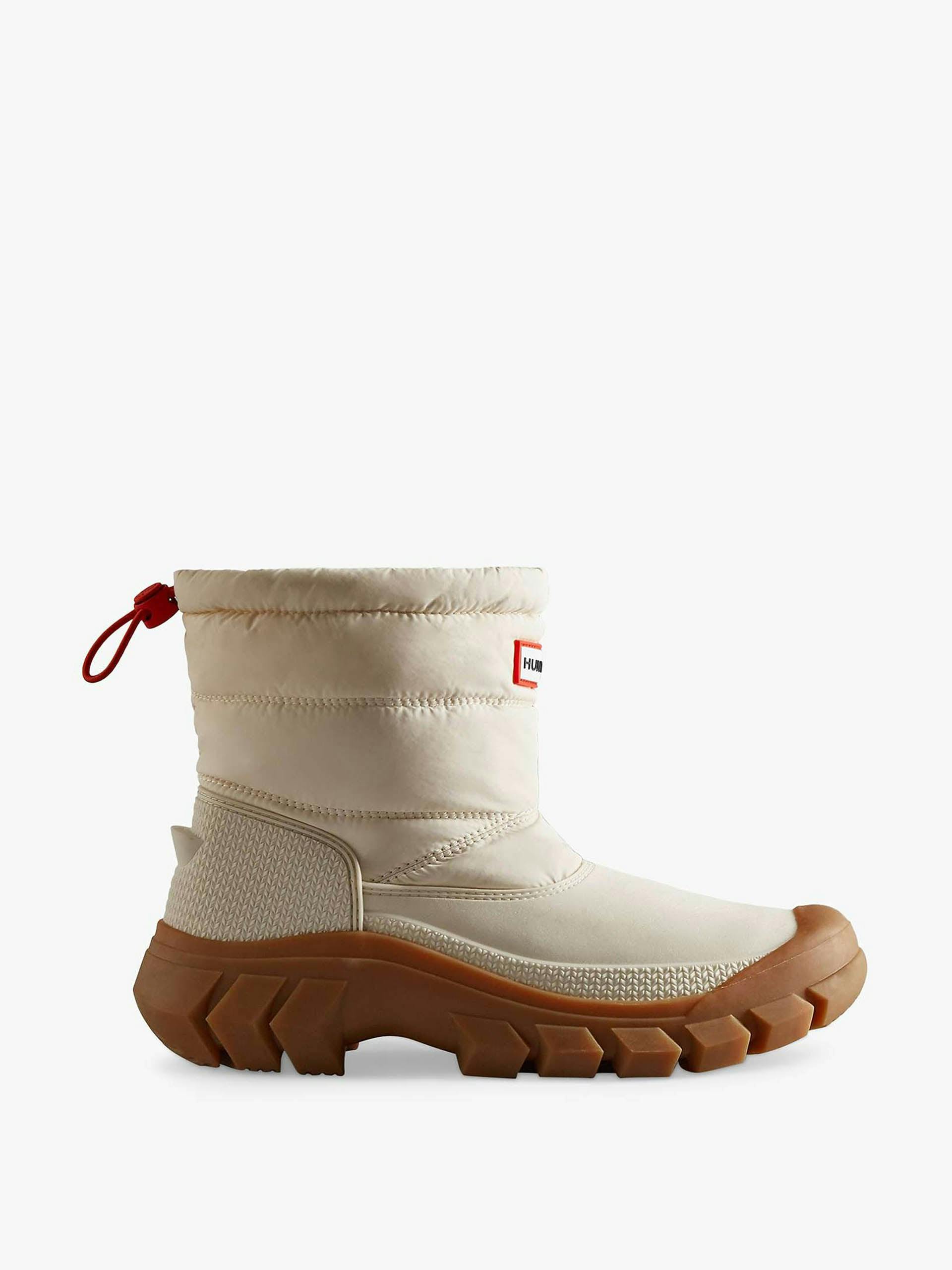 White quilted snow boots