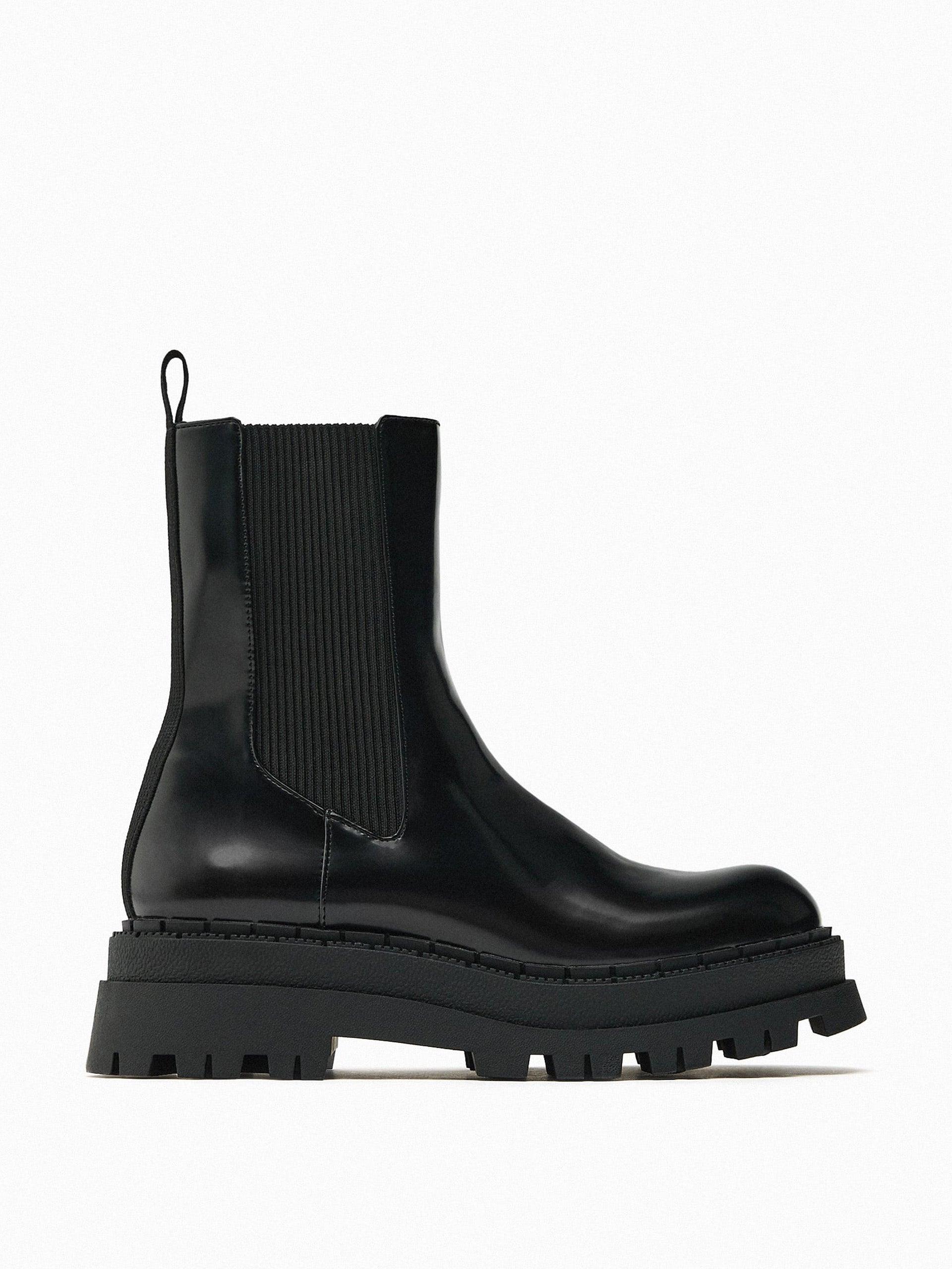 Track sole Chelsea boots