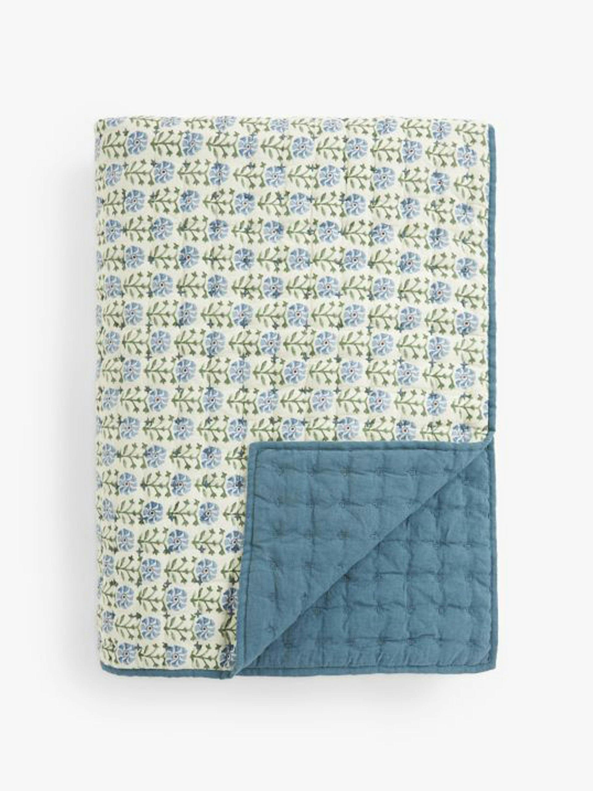 Aria reversible quilted bedspread