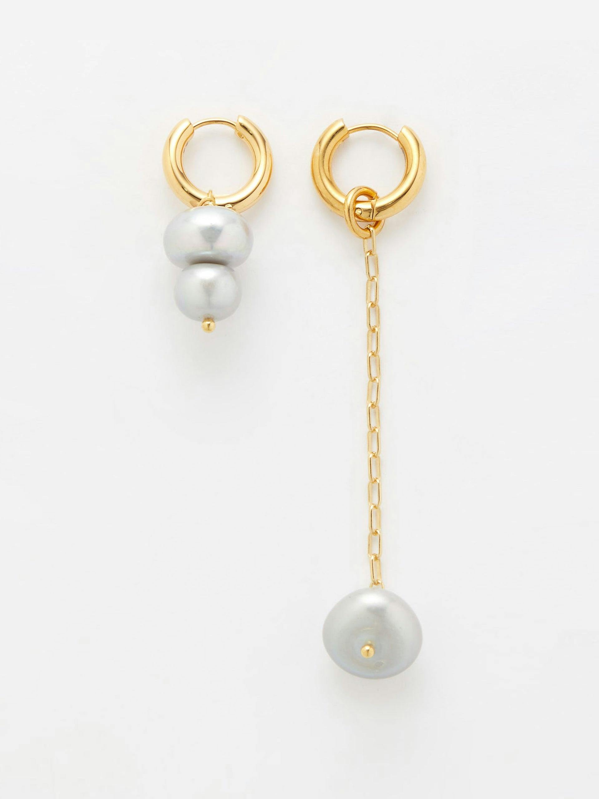 Mismatched pearl & gold-plated hoop earrings