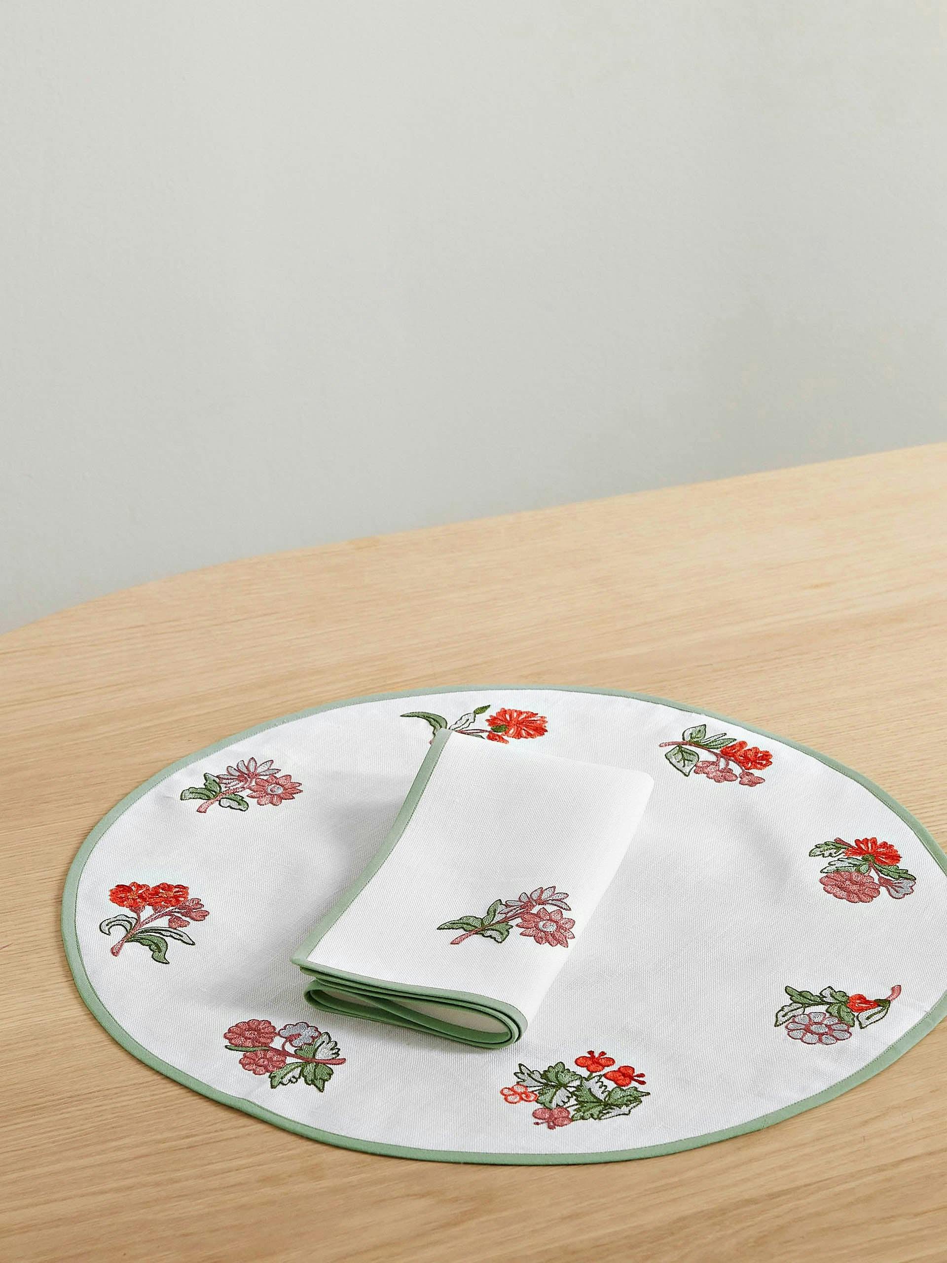 Floral embroidered linen placemat and napkin set