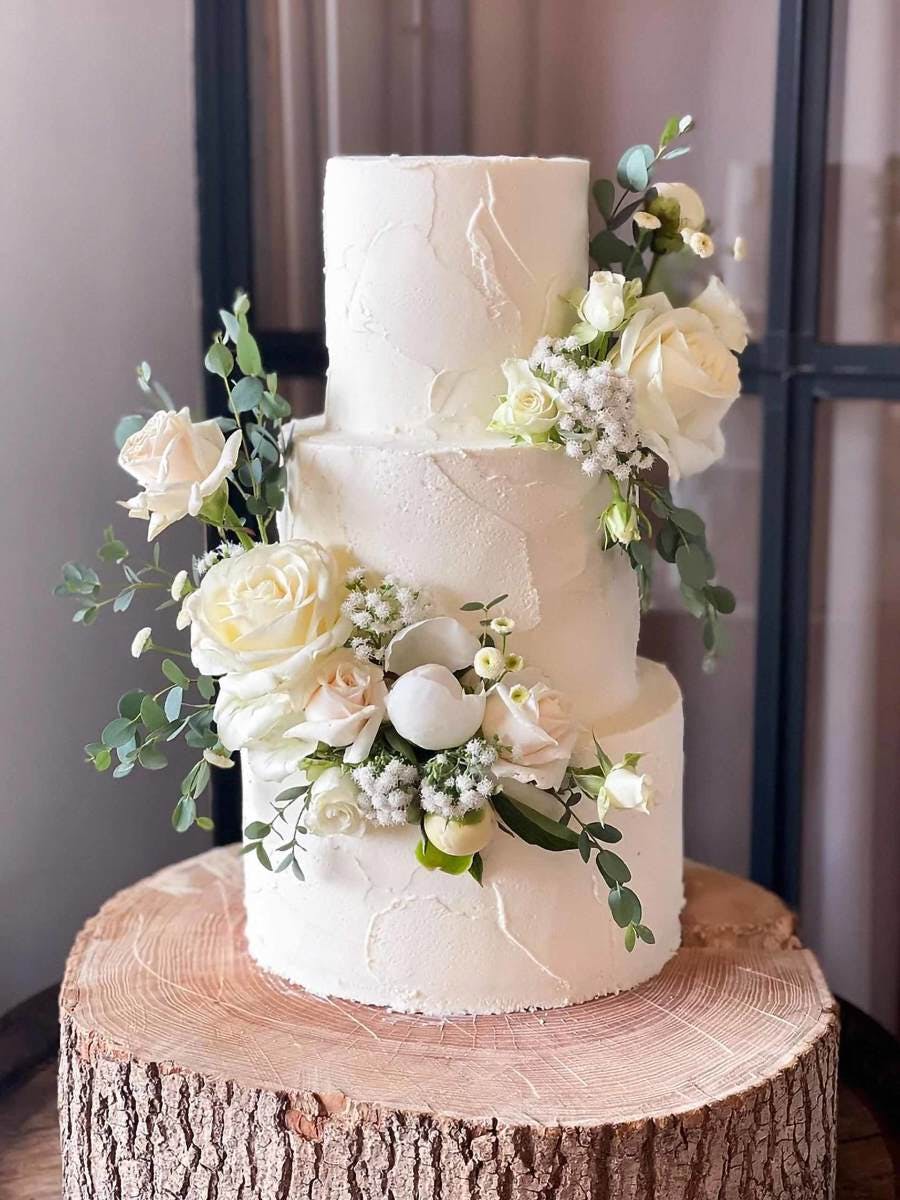 brideguide-cakes-dotty-rose