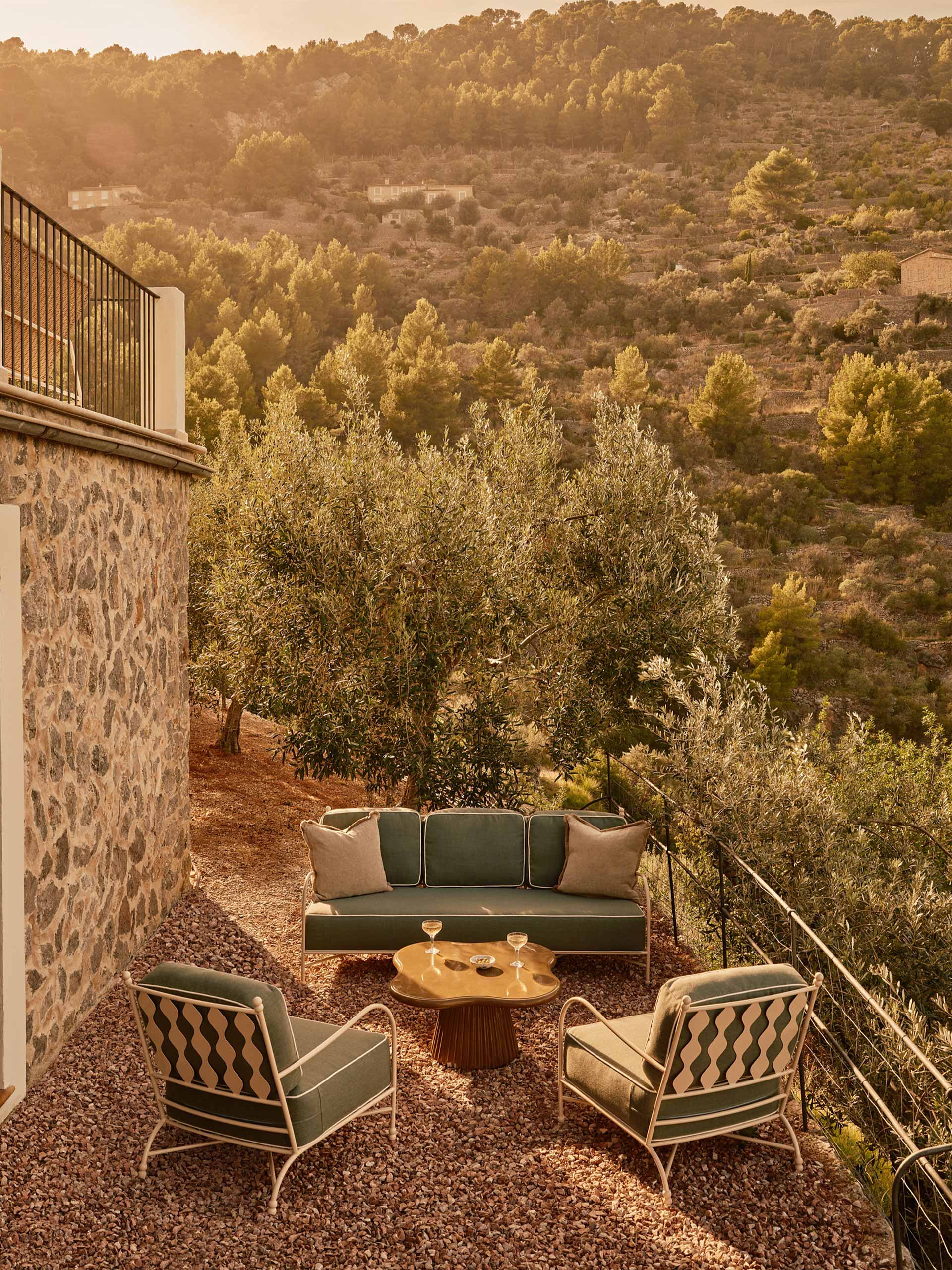 outdoor-oasis-holding-soho-home
