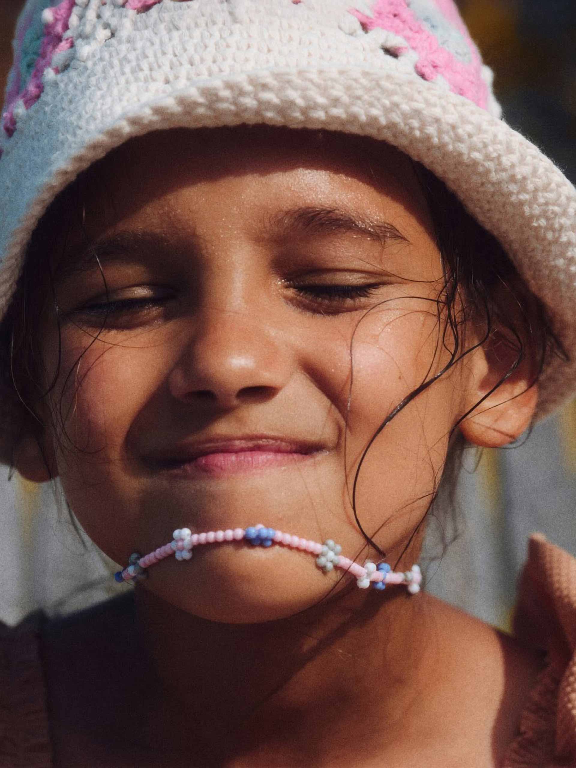 kids-camping-holding-hm-kids