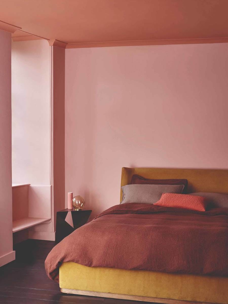 roombyroom-holding-bed-crownpaints