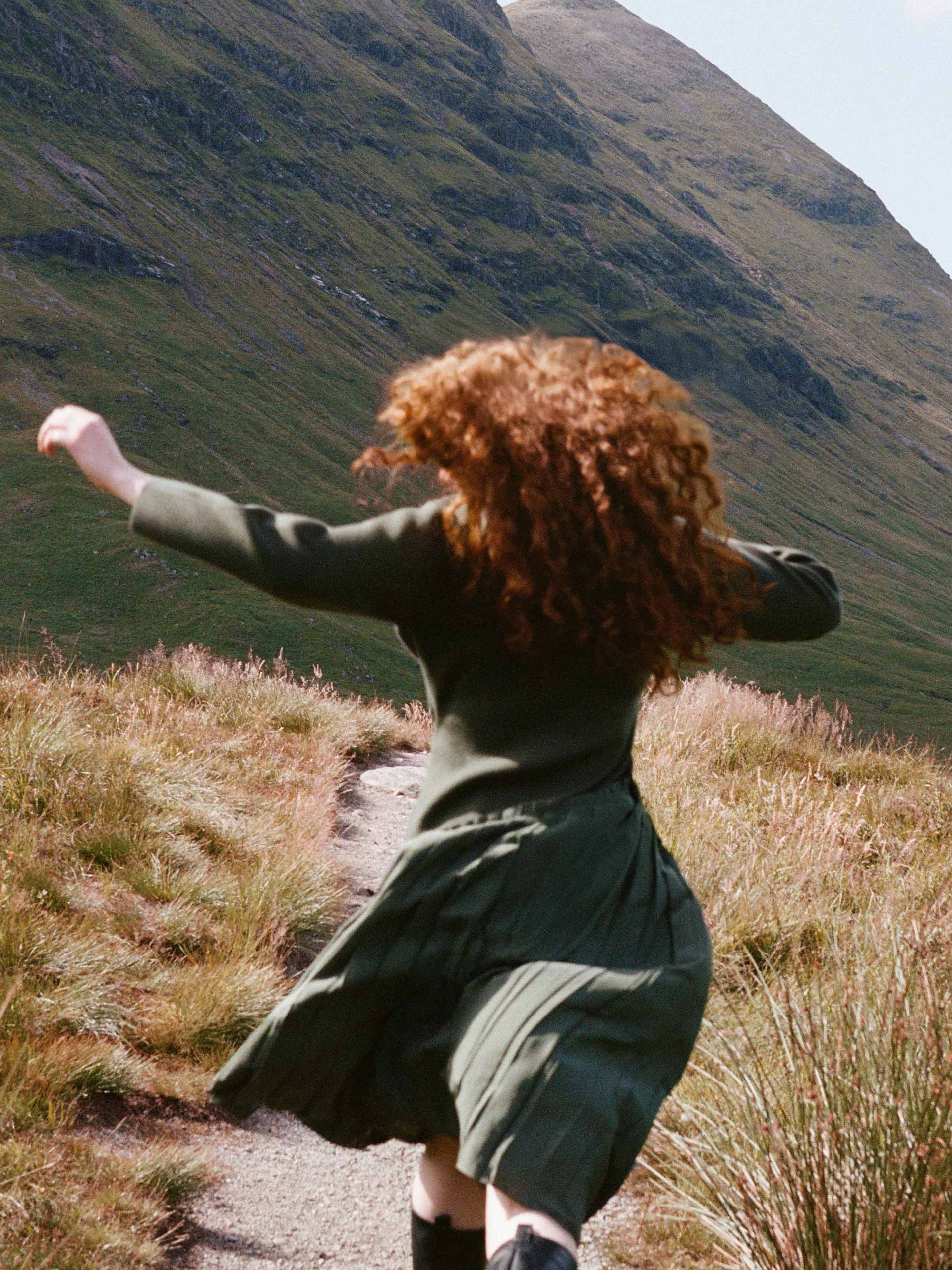 weekend-holding-jigsaw