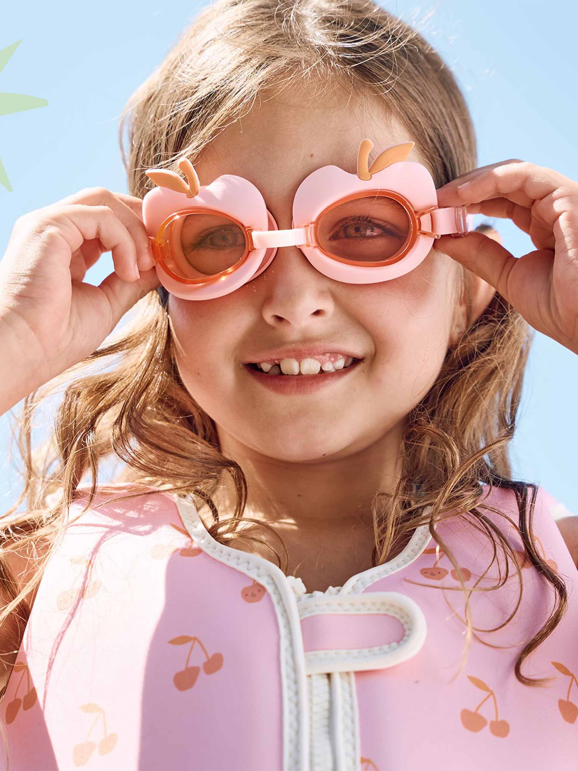 kids-summer-holding-sunnylife